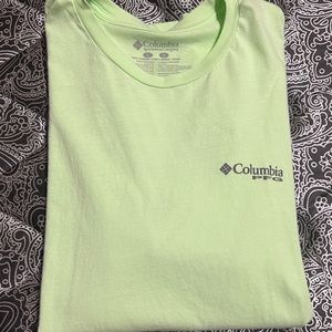 Men’s Columbia Short Sleeve T-Shirt. Size Large.